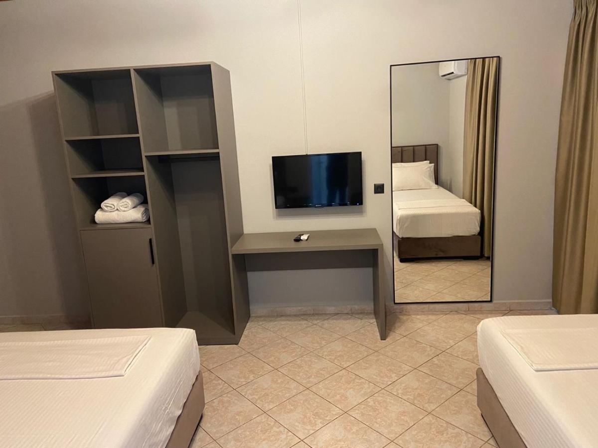 "Hotel Lili" Sarande Luaran gambar