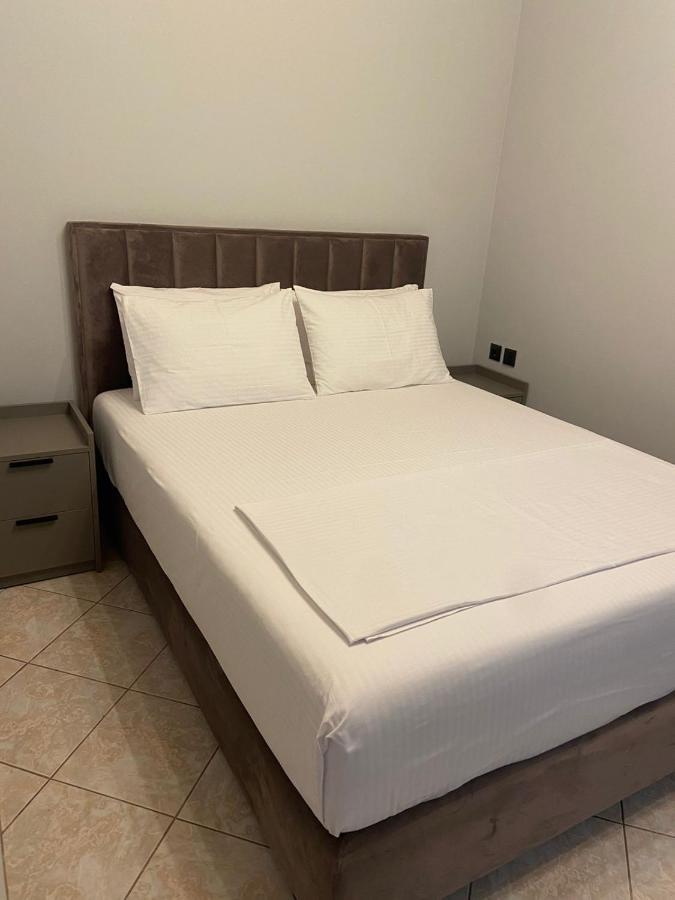 "Hotel Lili" Sarande Luaran gambar