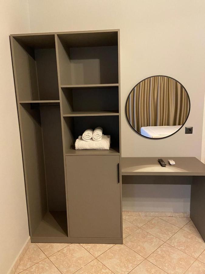 "Hotel Lili" Sarande Luaran gambar