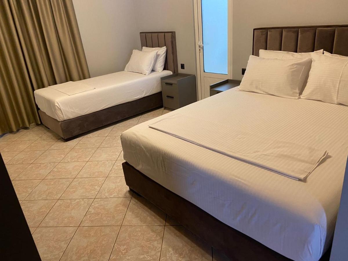 "Hotel Lili" Sarande Luaran gambar