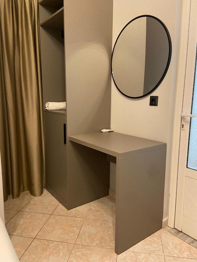 "Hotel Lili" Sarande Luaran gambar