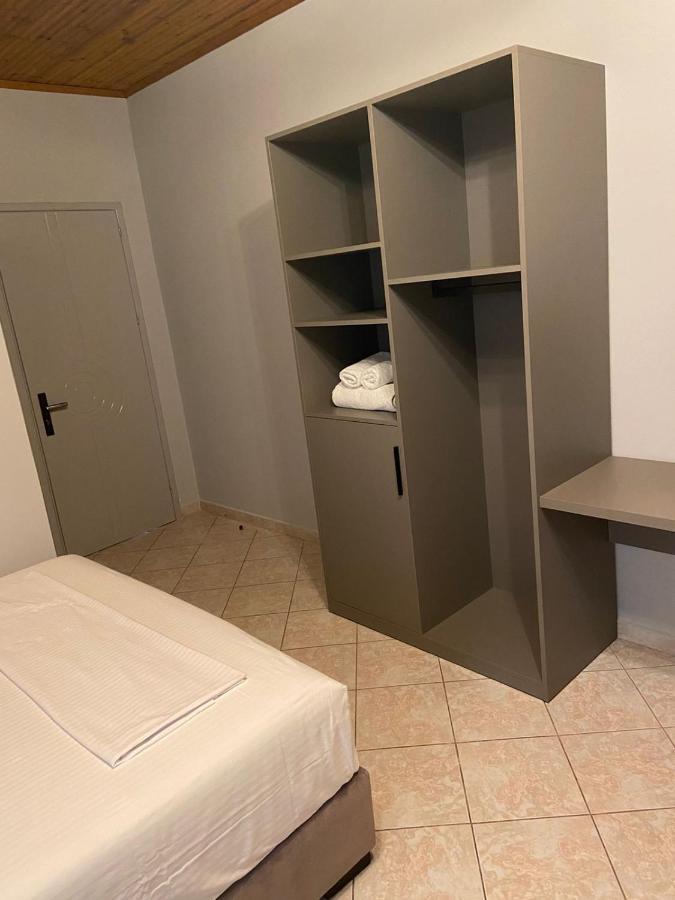 "Hotel Lili" Sarande Luaran gambar